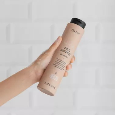 Shampoing 300 ml cheveux après soleil Full Défense marque Lakmé gamme Teknia